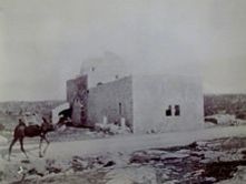 220px-Rachel's_Tomb,_near_Bethlehem,_1891